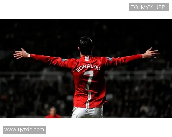 每天认识一位足球巨星 揭开他们背后的传奇故事与荣耀时刻