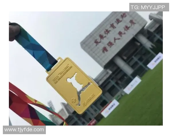 精彩足球星海报背景精选，展现运动激情与荣耀时刻的视觉盛宴